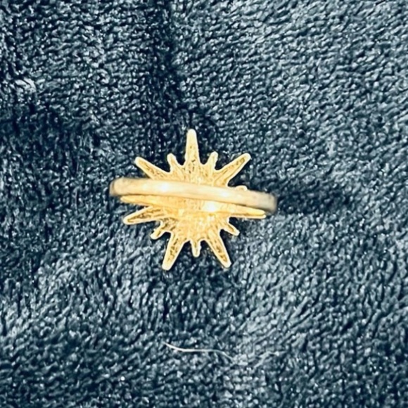 Gold Tone Rhinestone Starburst Ring Size 10 Atomic Vintage Ring - Picture 3 of 4